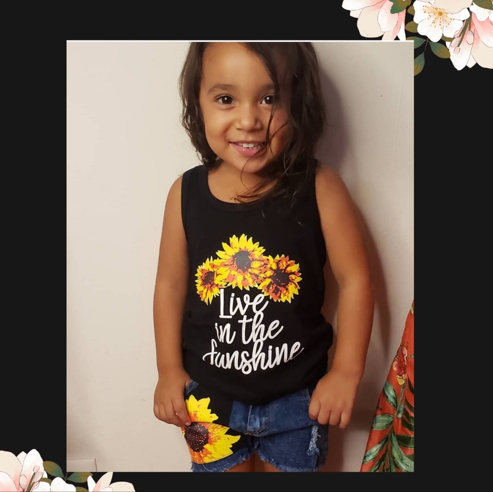 Toddler girls live in the sunshine sunflower shorts set